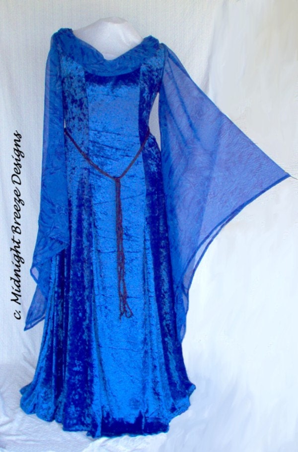 MADE TO ORDER Medieval / Renaissance / Fantasy Gown in Royal Blue Crushed Velvet