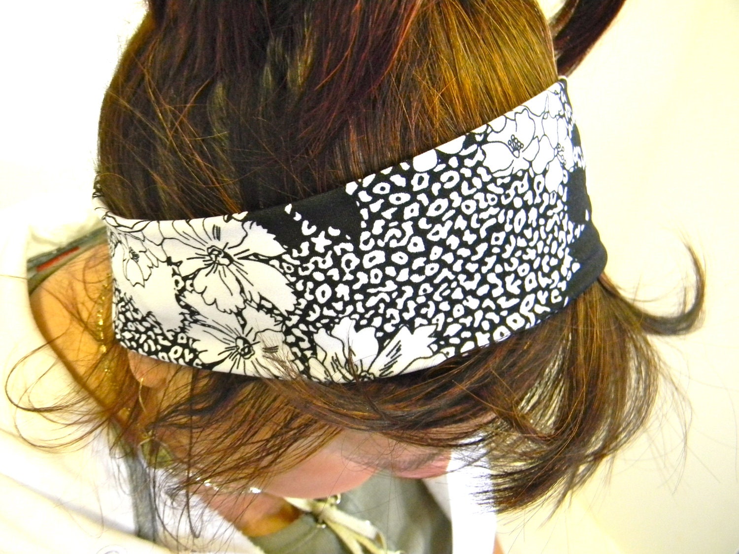 Stretch Headband Simple White with Black