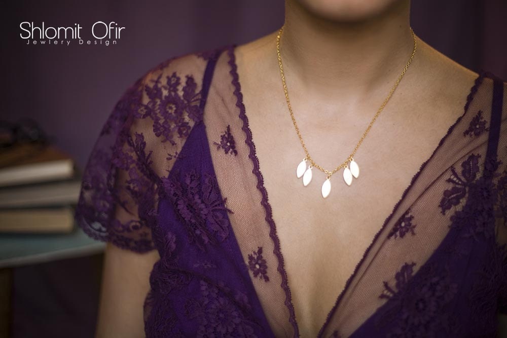 Golden Teardrop Necklace in Gold