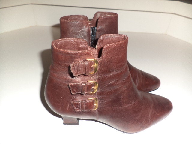 happy cyber monday sale vintage brown leather enzo angiolini  distressed   buckle ankle  boots size 7m