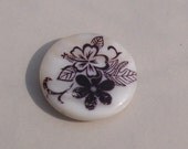 Nine 25 mm Shell Bead with Painted  Hibiscus & Flower Black and White
