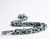 Chainmaille Bracelet - Thin Green Byzantine