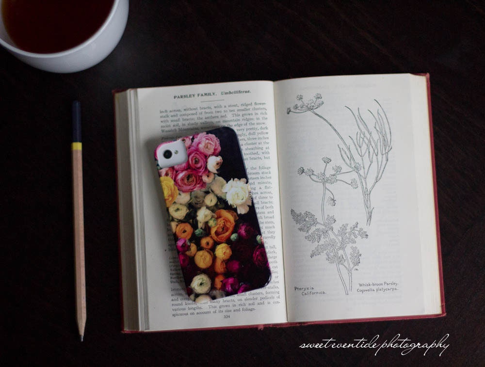 iPhone 4 or 4S Case Ranunculus Flowers Multicolor Pinterest spring