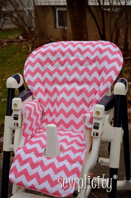 PEG PEREGO - 3pt 5pt w/leg restraint bar - Chevron Pink