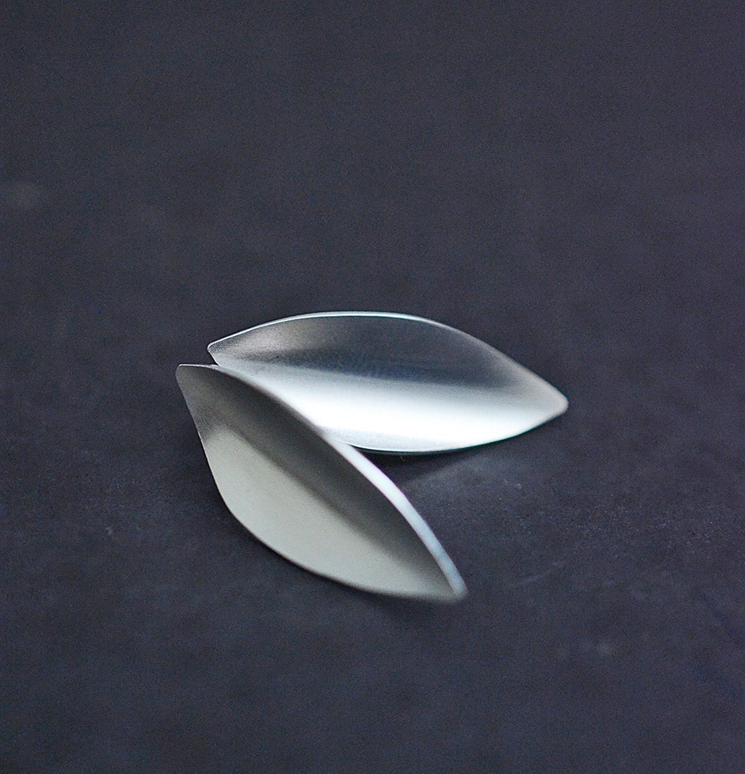 Post Leaf, bright silver