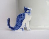 Cat  -  Handpainted Delft porcelain Brooch