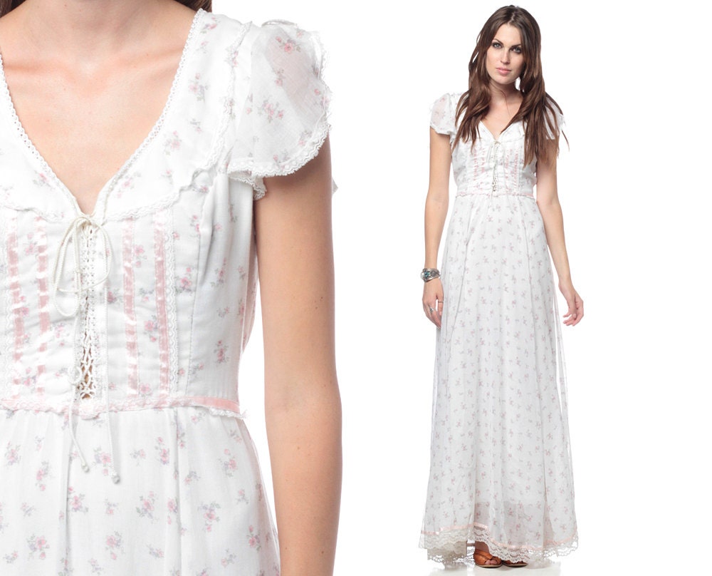 Gunne Sax Dress White Floral Maxi 70s Lace Up Corset Boho Flutter Sleeve 1970s Bohemian Wedding Hippie Vintage Prairie Long Ruffle Medium M