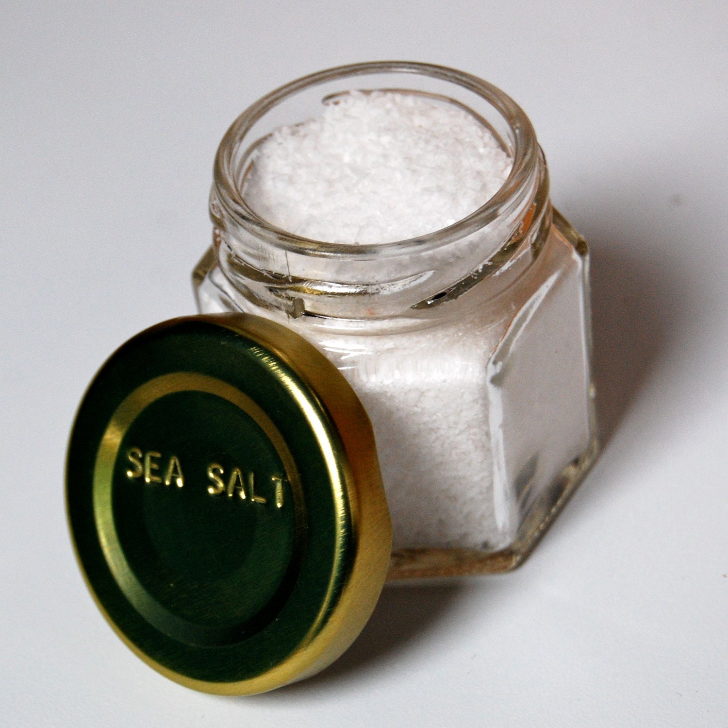 YOUR CHOICE SALTS: 7 Gourmet Sea Salts.  Perfect Gift for Foodie.  Magnetic Jars are Reusable.