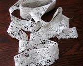 Vintage Needle Lace Trim Torchon Edging Hand Made White Off White 149 Inches 1940s