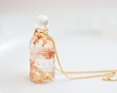 Resin Pendant Perfume Bottle with Gold Flakes Gold Chain Necklace Vintage French Guerlain resin jewelry OOAK rusteam - daimblond