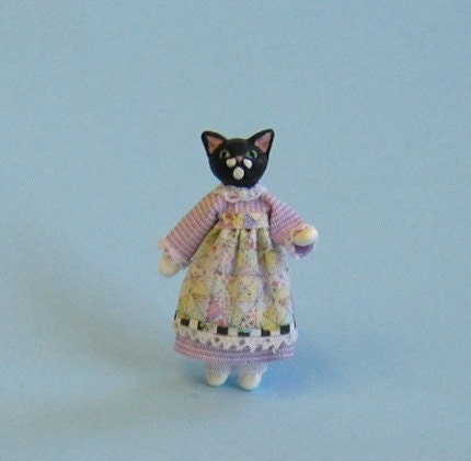 Miniature tuxedo dressed cat lady 1/4" and 1" scales doll plus free dolhouse kit