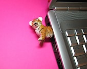 8 GB Tiger USB Flash Drive