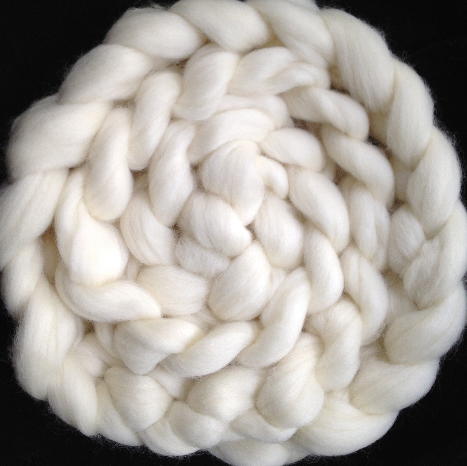 Falkland (56s) Wool Spinning Top (roving) - undyed ecru - spinning/felting/dyeing - 4 ounces - 26 microns