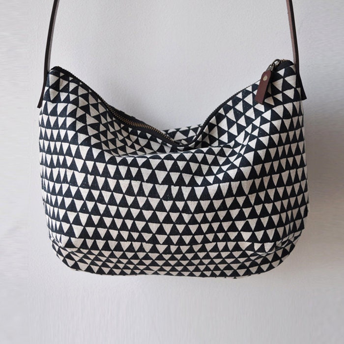 DAY BAG - triangle