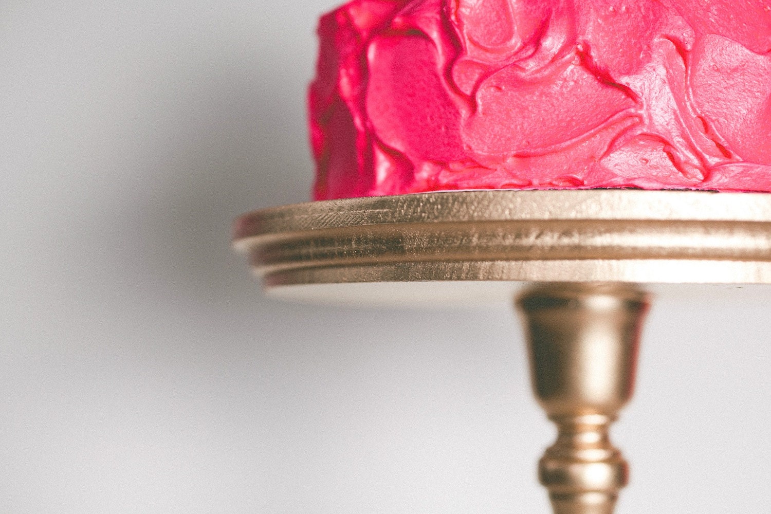 gold cake stand // eight inch