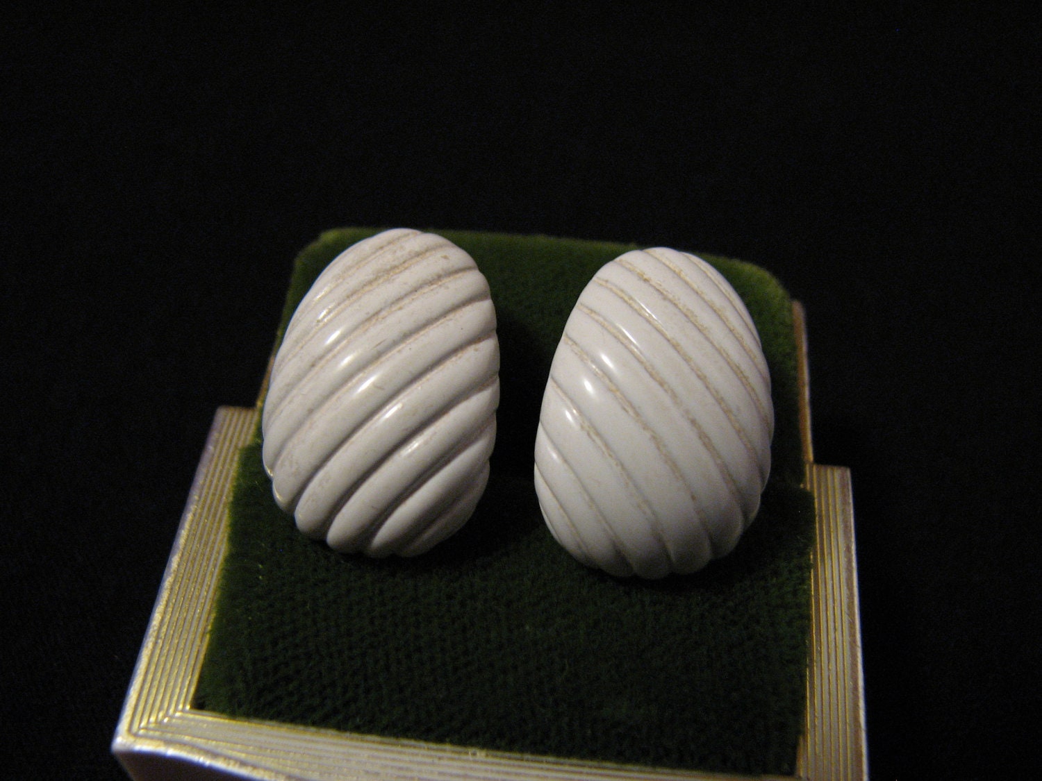 Vintage Trifari White Enameled Oval Clip Earrings