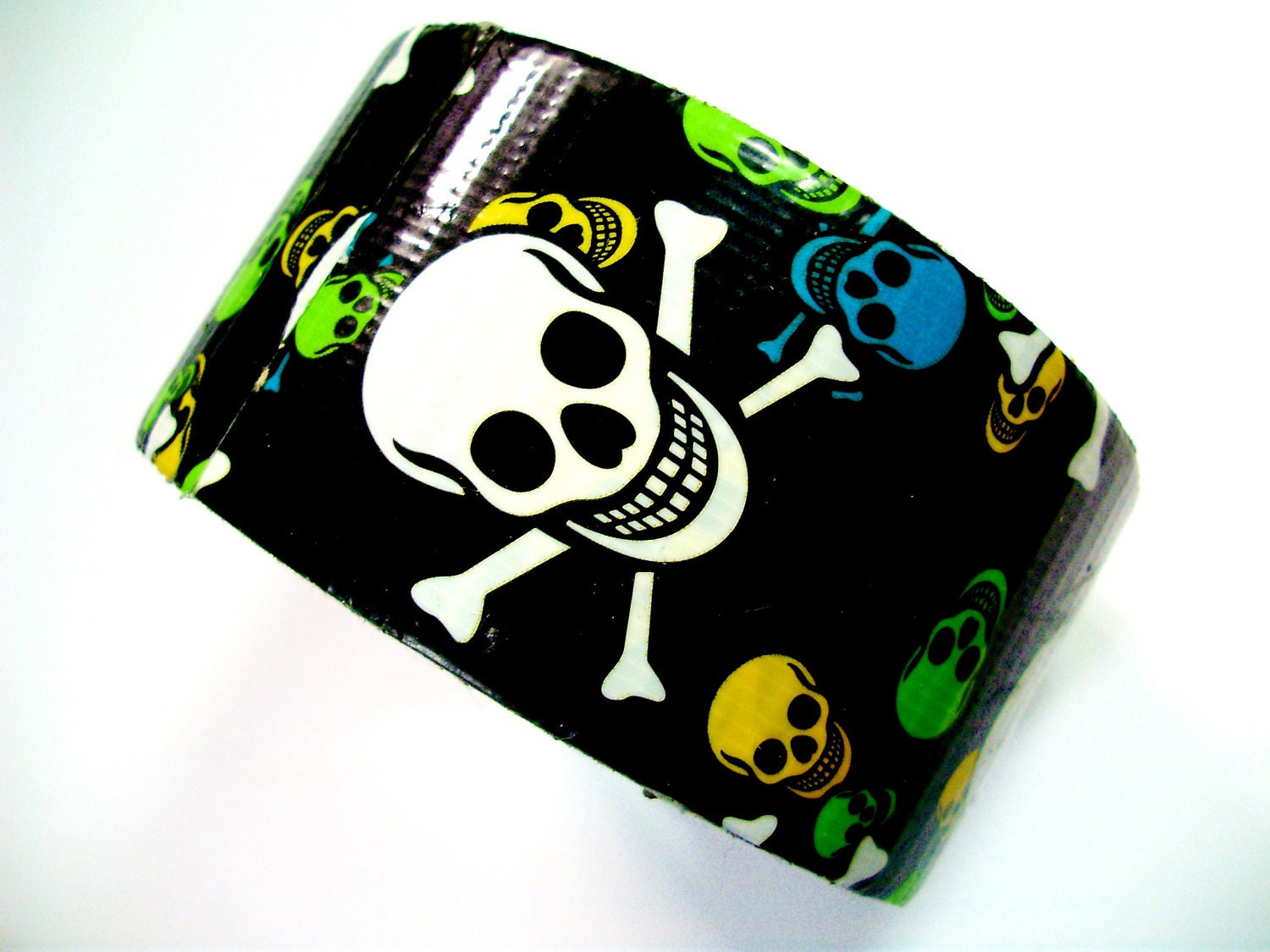 Skulls Print - One Roll of Duck Brand Tape