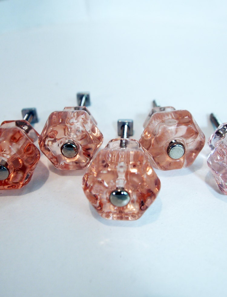 Painted Cottage Real Glass Pink 1".25 Knob