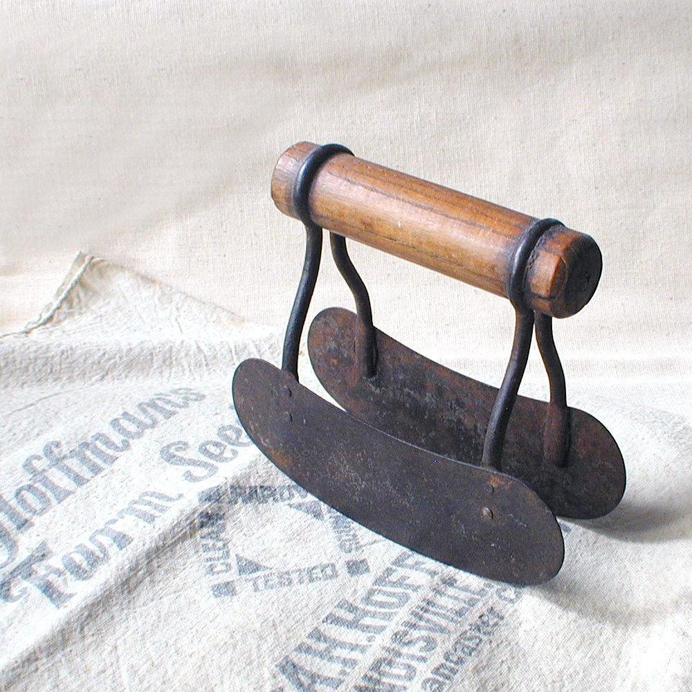 Primitive Double Blade Dough Cutter