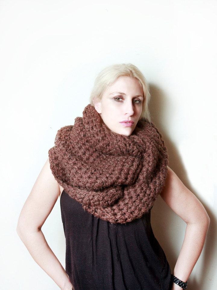 The New Yorker Infinity Circle Scarf in Wood Brown Heather