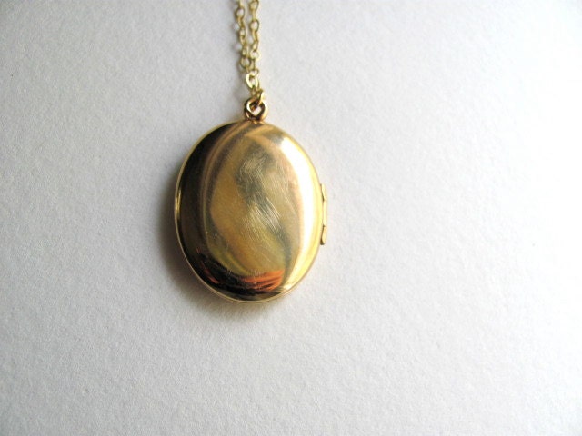 Stunning vintage 14k gold oval locket, etched engraved floral design with silver flowers, 1950s or 60s, on long delicate gold chain