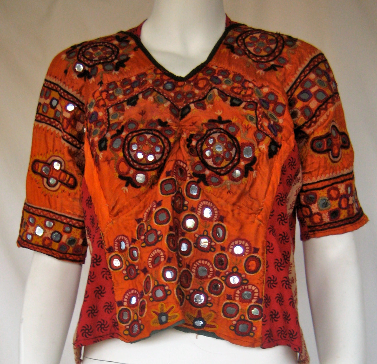 vtg ethnic 1960s 1970s embroidered folk boho hippie top with mirrors