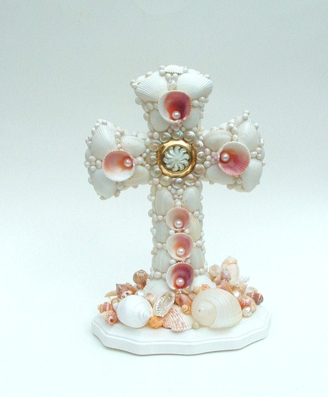 Seashell Cross with Base