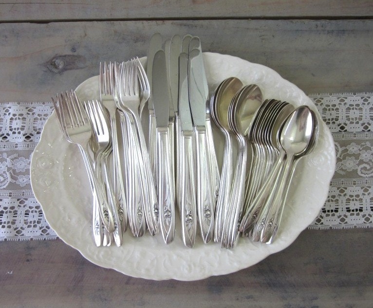 Silver Tulip Silverplate Flatware Set 56 Pieces Service For 8