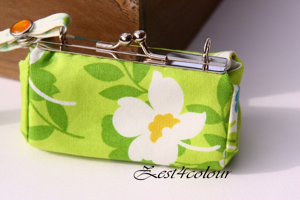 Lipbalm Lipstick case silver frame fresh green white flower