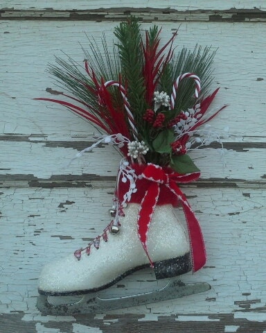 Christmas Ice skate SALE Holiday ice skate - Wreath - Wall decor - Door decor - Cottage decor