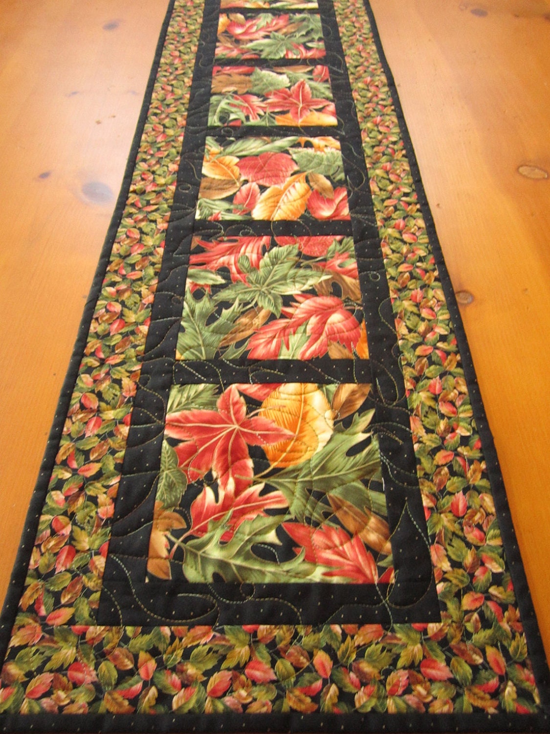 Quilted Table Runner, Leaves Table Runner, Table Runner Nature