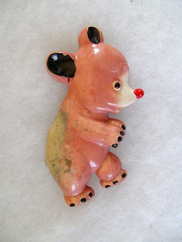 SALE )) vintage statement pin early plastic Smiling BEAR CUB  Brooch