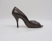 Vintage 1950s 1960s Shoes Peep Toe Stiletto Heels in Size 7 aa