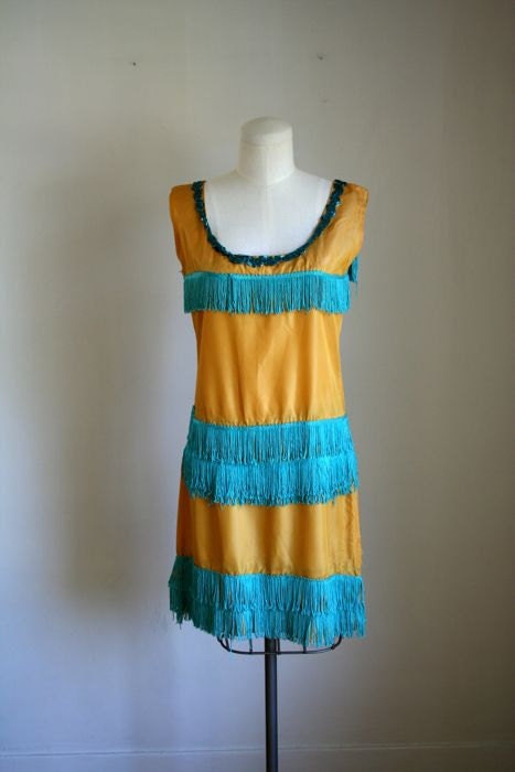 30% off // ships fast...vintage 60s flapper costume -FLAPPER GIRL halloween costume / S