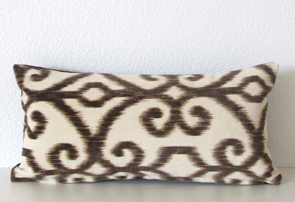 Decorative pillow cover - Mini Lumbar - 8x16 - Ikat - Creamy ivory - Dark brown - Velvet - Ikat pillow