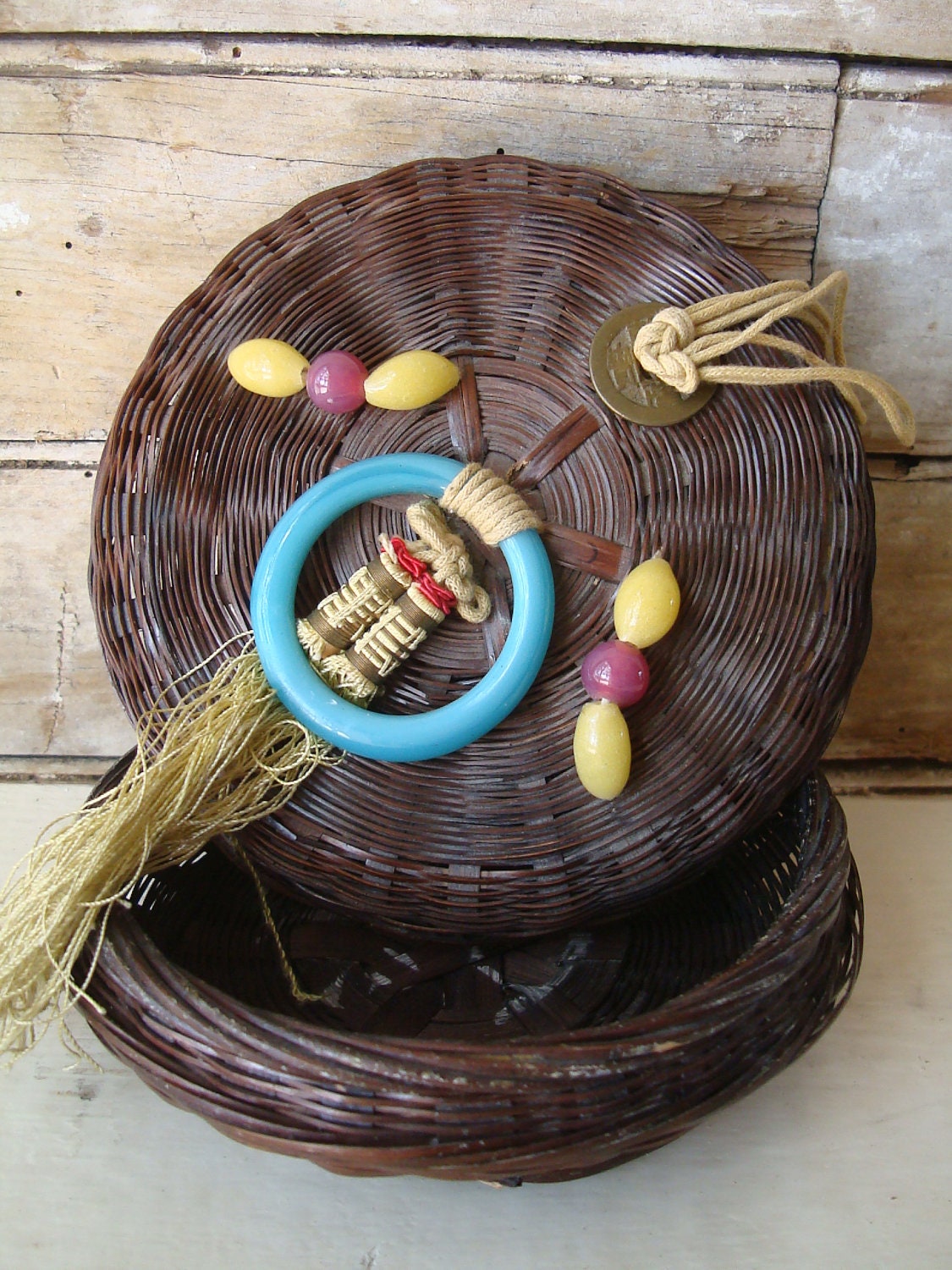 Vintage Chinese Sewing Basket Lovely Piece