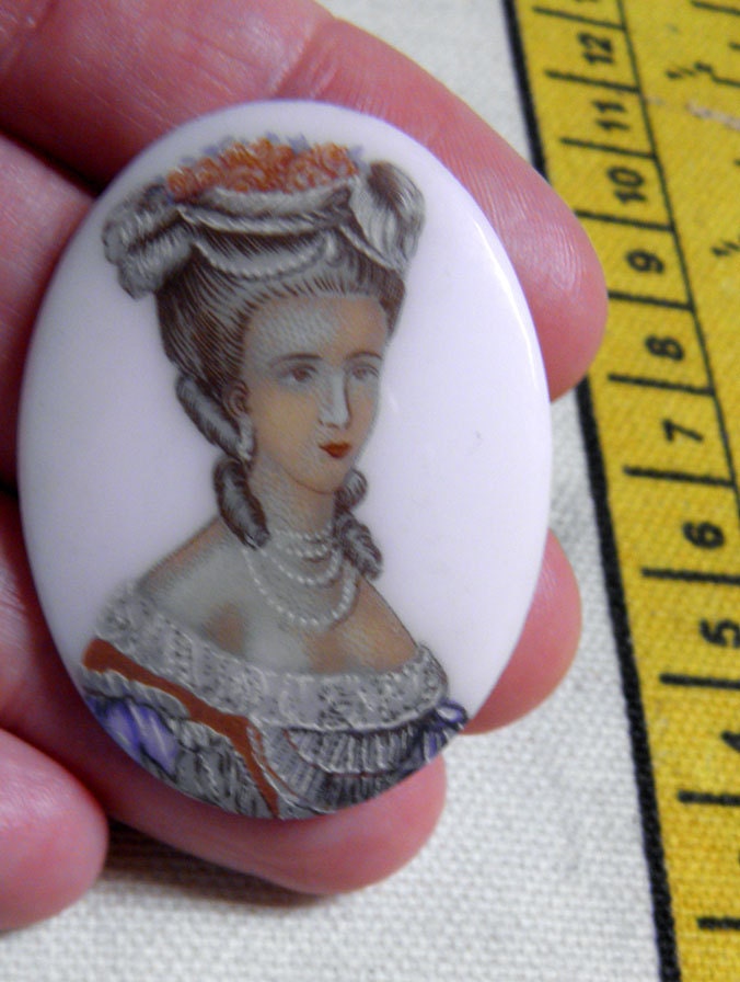 Cabochon - Single Vintage Glass Historical French Portrait Unset Cabochon 40 x 30 MM