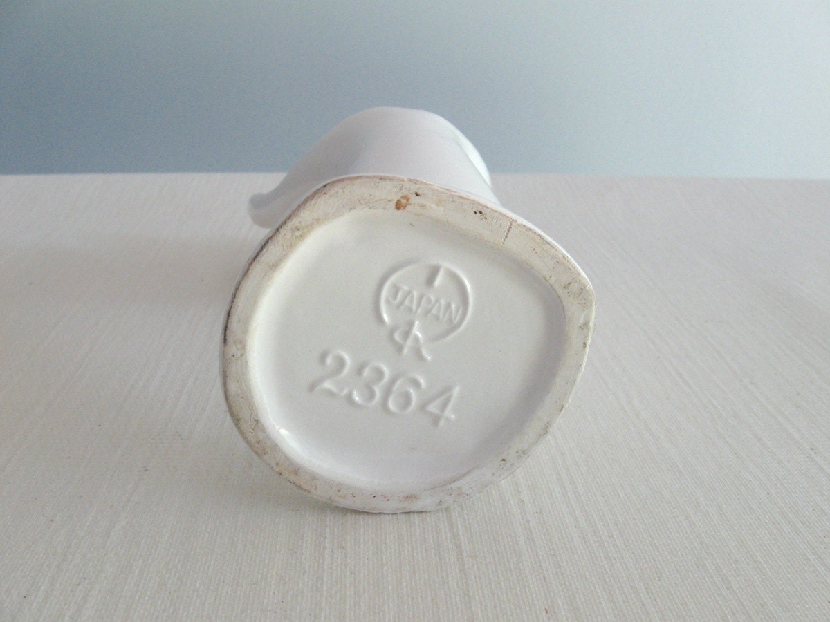 vintage white porcelain hand vase / ring holder ... made in Japan