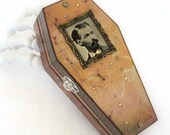 Coffin Box Halloween Decoration Halloween Decor Vintage Style Vintage Photo Creepy Insects Spooky Gift Box Decorated Coffin Box Brown Gold - rrizzart