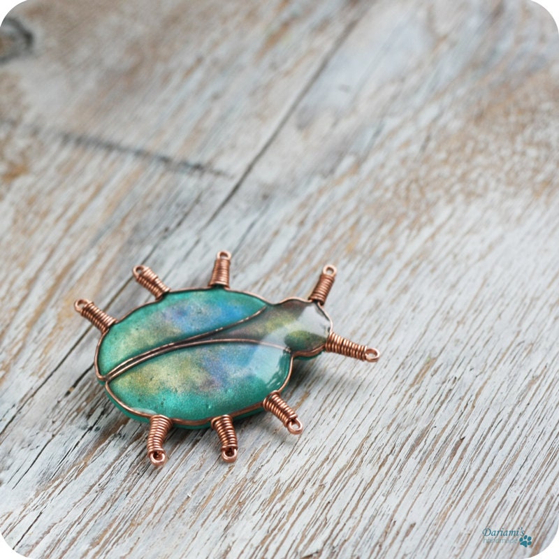 Brooch - Emerald green Bug