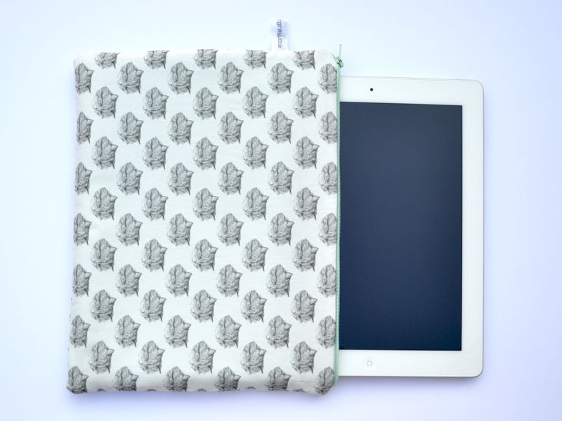 ipad case - cat - large zipper pouch - padded - kitty pattern - hand made