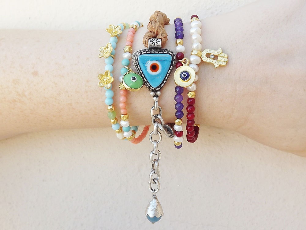Delicate Flower Stacking / Friendship Bracelet with Pale Blue, green jade & Nacre Beads - 1 piece - Summer fashion