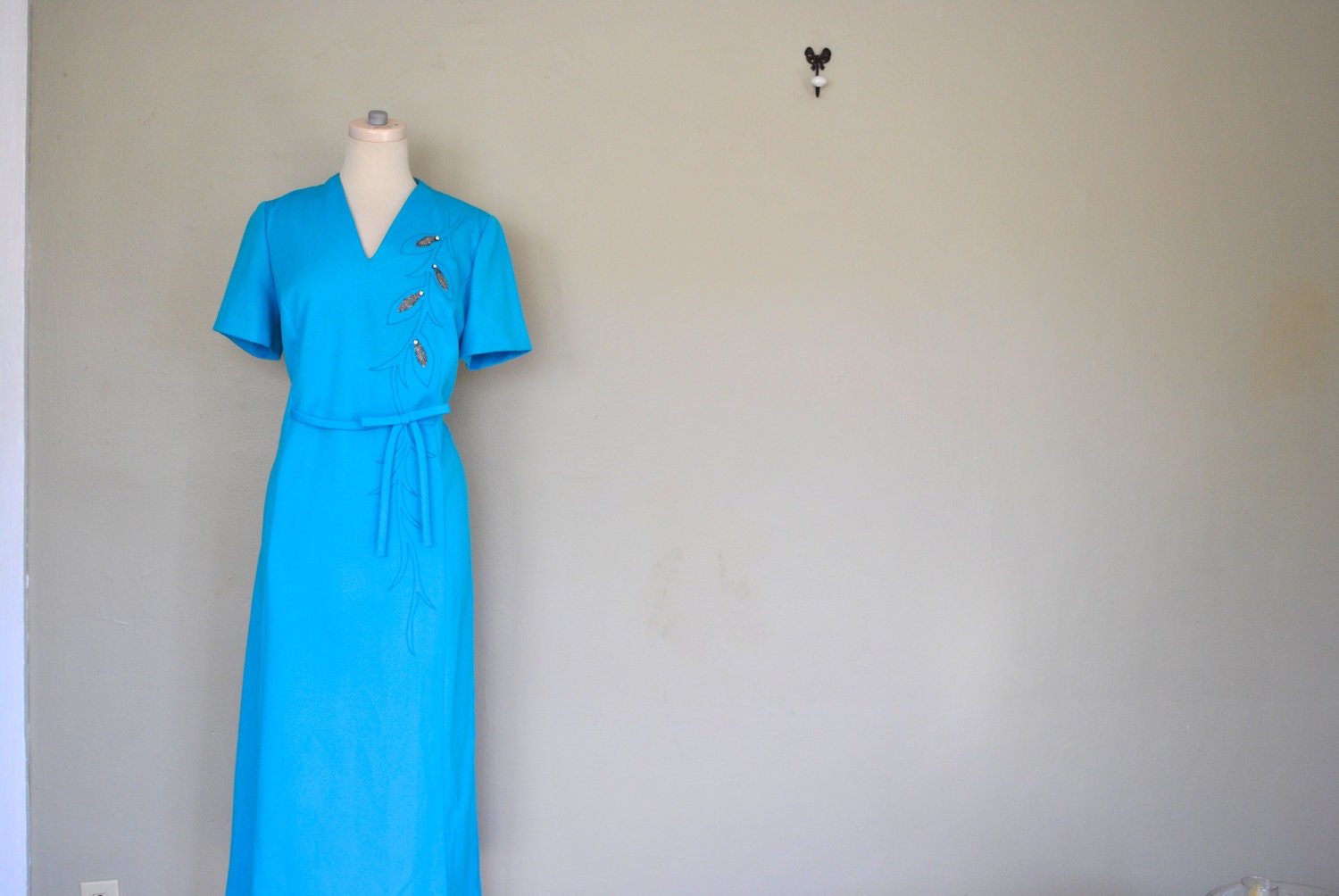 Bright Blue Turquoise 60s Applique Dress  - Gorgeous Bright Blue and Silver Floral Appliqe Vintage 1960s Dress