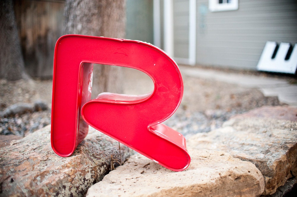 Vintage Sign Letter Capital R