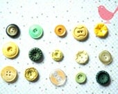 Vintage buttons - 15 colorful flower buttons lot 34
