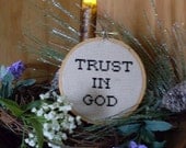 PrimiTive Folkart Scripture Wall Hanging Hoop Art   Trust In God