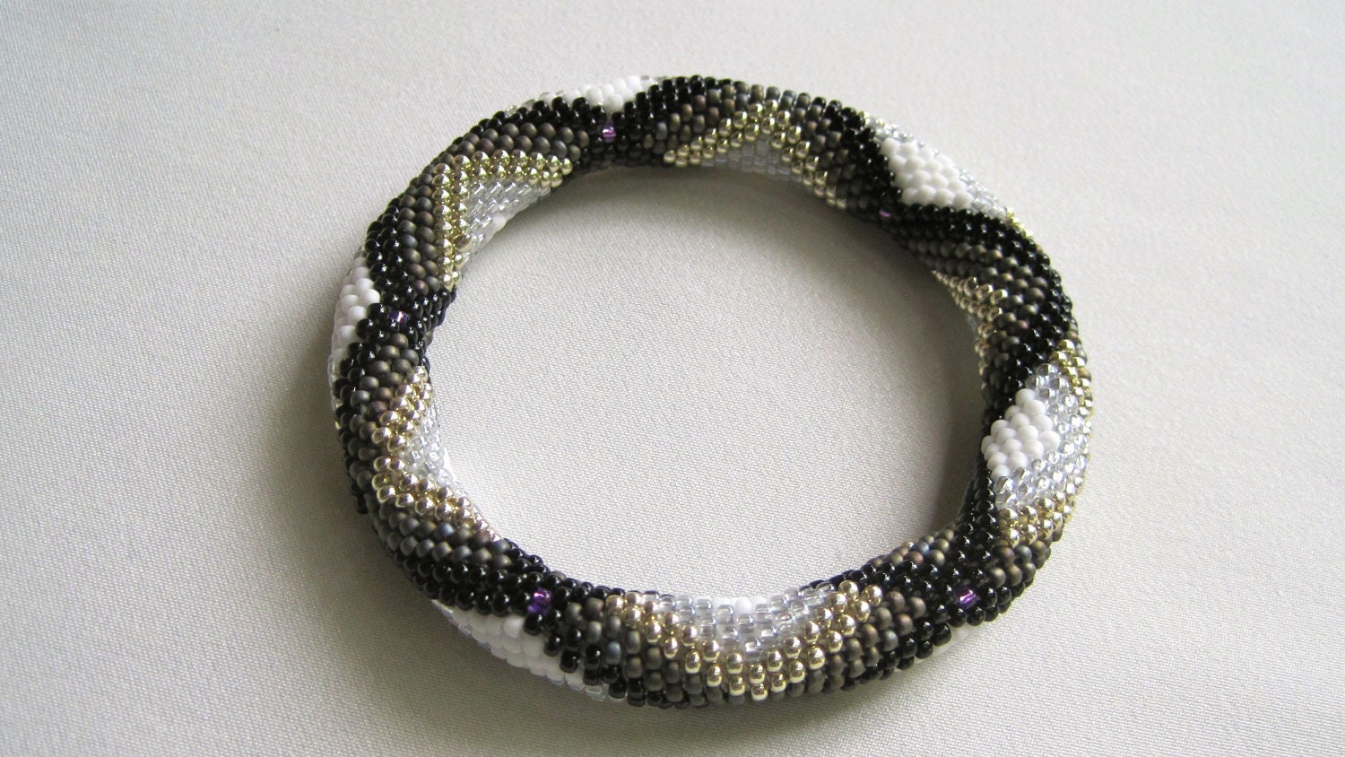 Bead Crochet Pattern:  Dotted Shadow Boxes Bead Crochet Bangle Pattern
