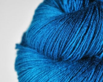 Lost in the blue ocean - BFL Sock Yarn superwash