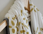 LIMITED EDITION - Infinity Scarf - Gold Cross-Diamonds on Cream