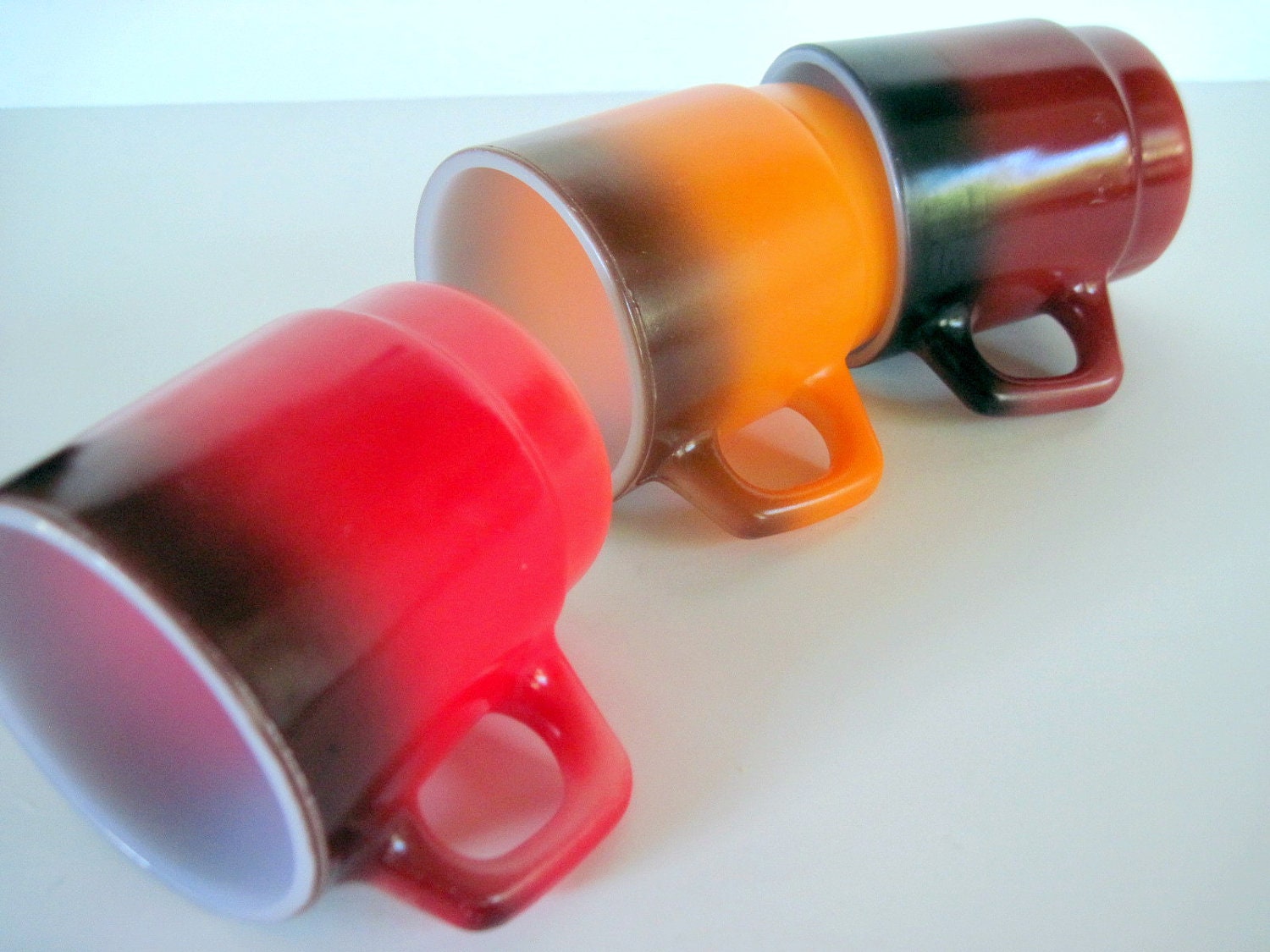 Fire KIng Coffee Mugs Vintage Red Orange Dark Red/Brown Retro Cottage Chic Kitschy Kitchen Art Deco